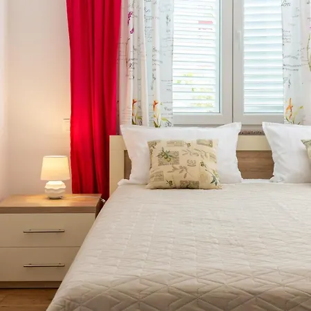 Apartment Jasmir - Free Parking Near The Makarska