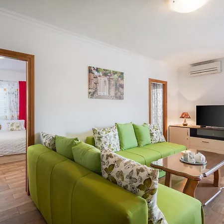 Apartment Jasmir - Free Parking Near The Makarska
