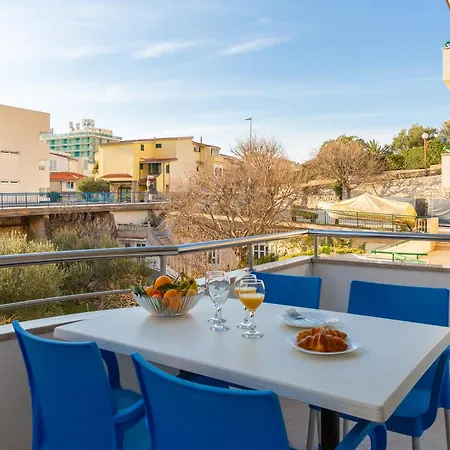 Jasmir - Free Parking Near The