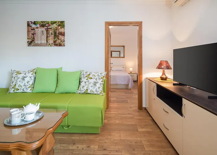 Апартаменты Jasmir - Free Parking Near The *